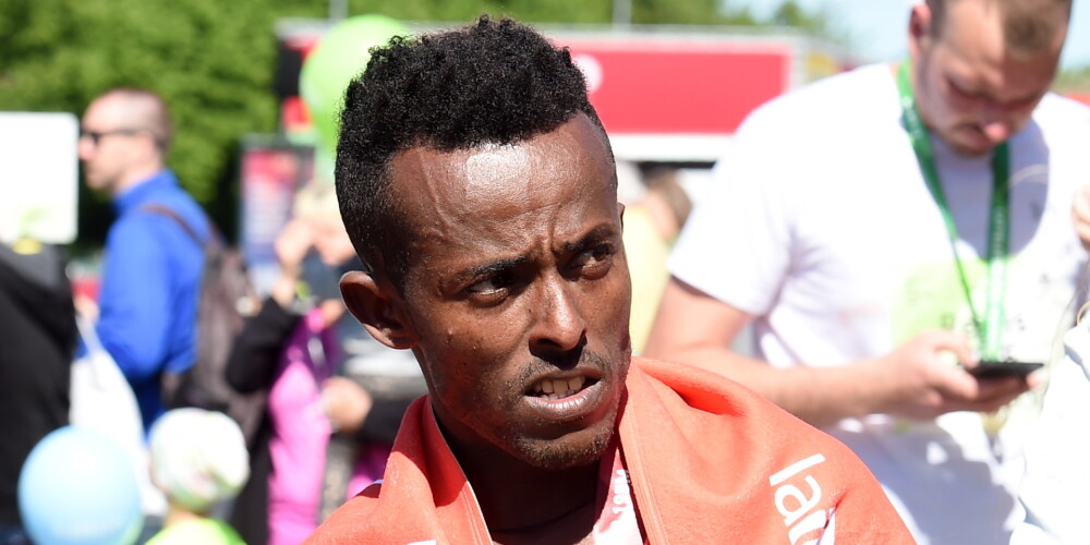 Это рекорд! Бегун из Эфиопии пробежал Рижский марафон быстрее всех
