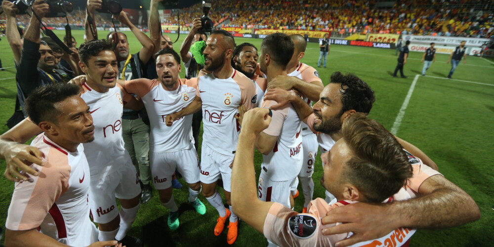 "Galatasaray" futbolisti 21. reizi triumfē Turcijas čempionātā