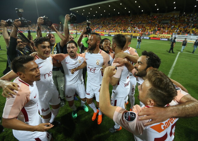 "Galatasaray" futbolisti 21. reizi triumfē Turcijas čempionātā