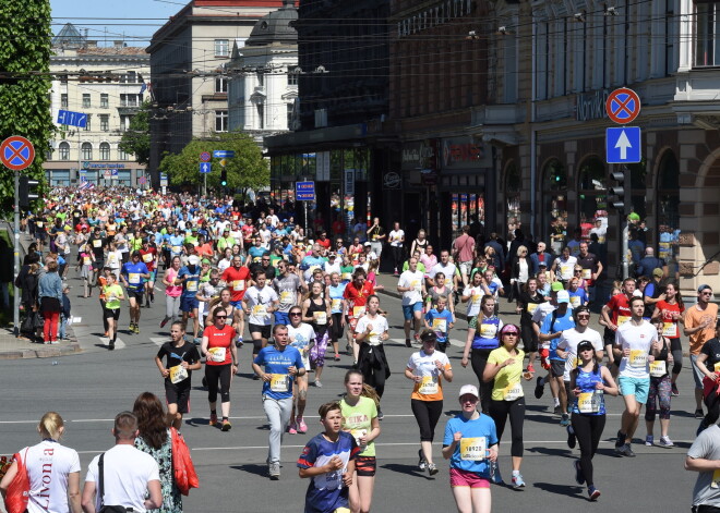 FOTOREPORTĀŽA: Rīgā skrēja tūkstoši. Atskats uz "Lattelecom" Rīgas maratonu