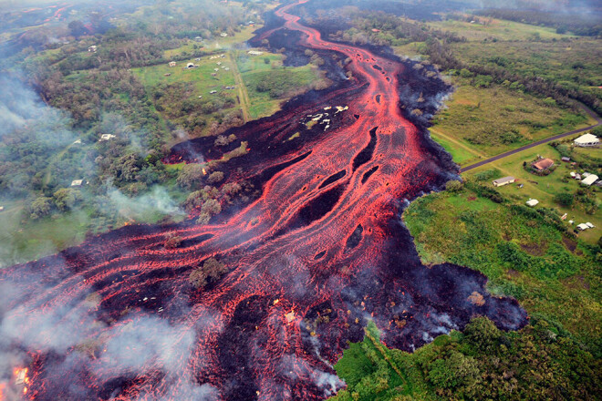 Kīlauea vulkāna lavas straume.