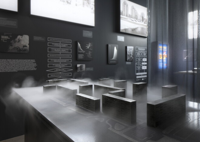 Jau piektdien, 25. maijā plkst.12.30 Venēcijas Arsenālā, Artilērijas zālē tiks atklāts Venēcijas biennāles 16. starptautiskās arhitektūras izstādes Latvijas paviljons “Together and Apart” (“Kopā un atsevišķi”). Tieši pirms izstādes oficiālās atklāšanas piedāvājam iespēju gūt nelielu ieskatu ekspozīcijas iekārtojumā.