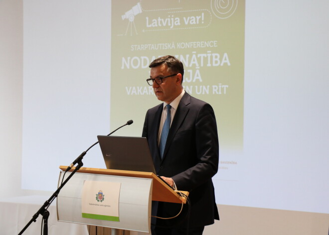 Latvijas galvenais izaicinājums nodarbinātības jomā vairs nav bezdarbs, bet gan kvalificēta darbaspēka trūkums, šodien konferences "Nodarbinātība Latvijā vakar, šodien un rīt" atklāšanā sacīja labklājības ministrs Jānis Reirs (V).