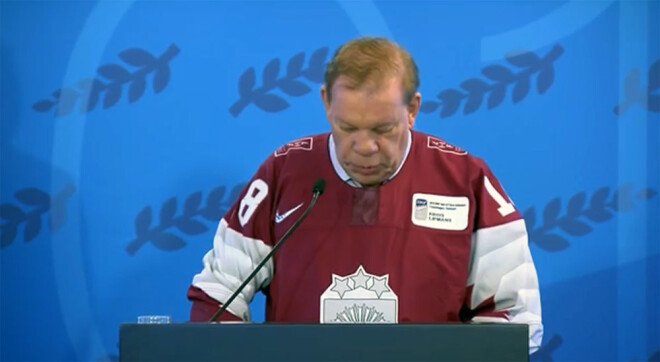 Kirovs Lipmans uzrunas laikā.