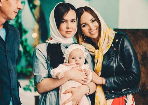 Звезда "Дома-2" Анастасия Лисова крестила 4-месячную дочь