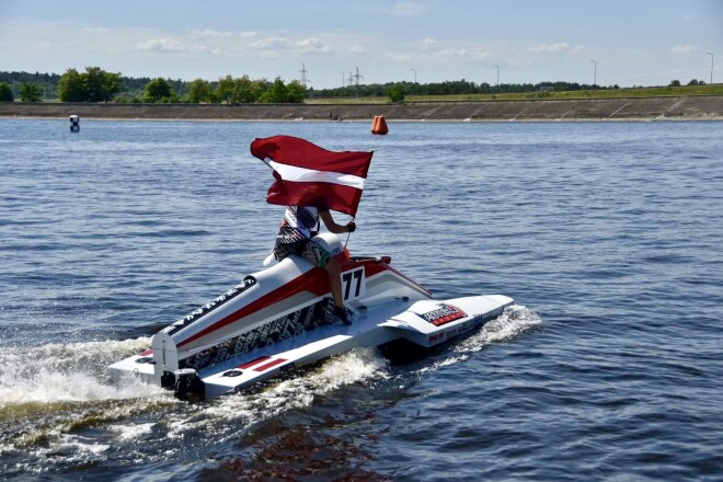 "Motorsport 77" komanda Kauņā.