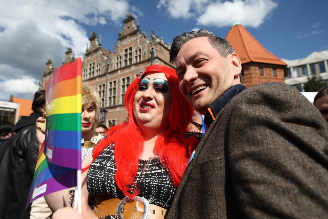 Roberts Bedrons 2015. gadā LGBT aktīvistu rīkotajā parādē.