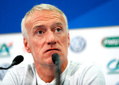 "Kādu dienu viņš kļūs par Francijas izlases treneri," noteica 49 gadus vecais Francijas valstsvienības galvenais treneris Dešāns. 