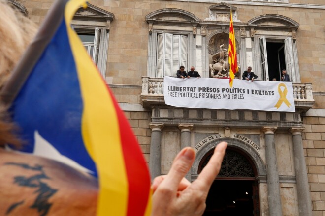 Tagad Katalonijas valdība varēs uzsākt savu pienākumu pildīšanu, un, kad tas notiks, Madrides tiešā pārvalde reģionā automātiski tiks izbeigta.