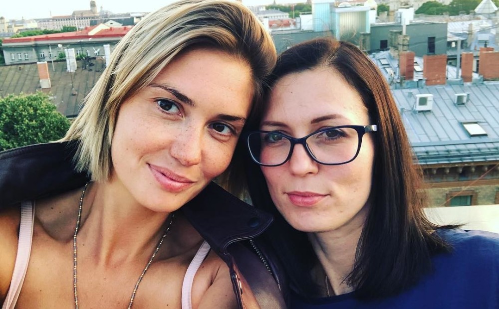 Подруги муцениеце. Подруги муцениеце. Зубы агаты муцениеце до и после. Подруги муцениеце. Подруги муцениеце.