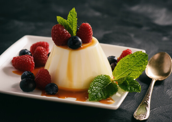 Panna cotta. Itāļu deserts, kas garšo arī latviešiem