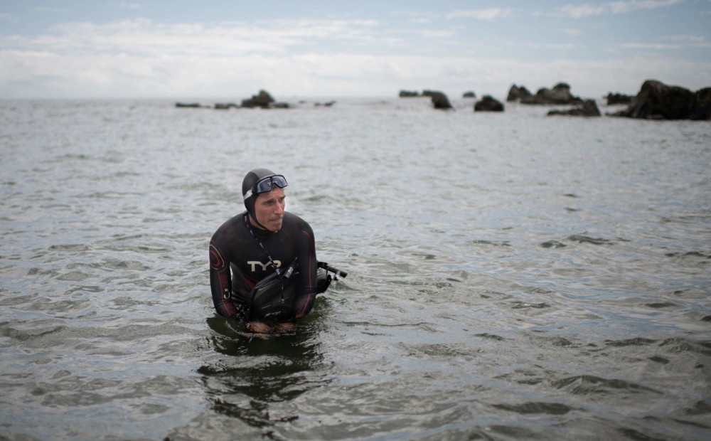 9000 kilometru un pusgads: apņēmīgs vīrs sāk peldēt pāri Klusajam okeānam