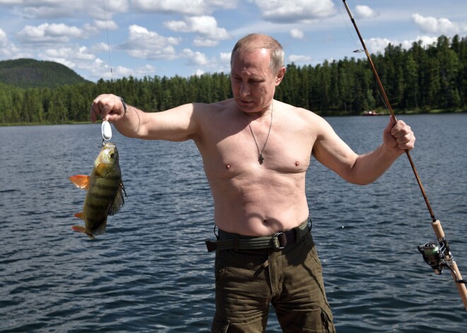 Прятаться не будет! Путин впервые высказался о своих фото с голым торсом