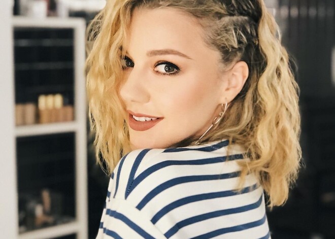 Юлианна Караулова порадовала поклонников фото в бикини