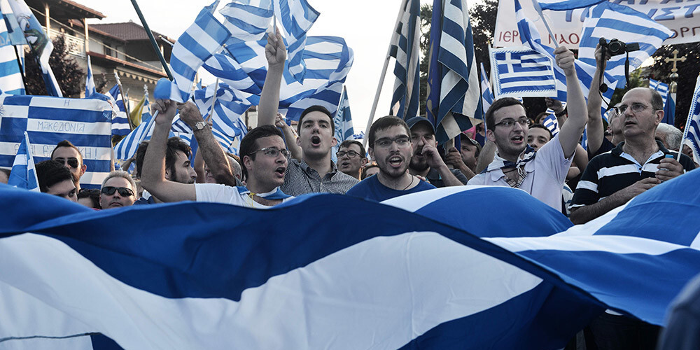 Grieķi mītiņā pieprasa valdībai nepiekāpties konfliktā par Maķedonijas nosaukumu