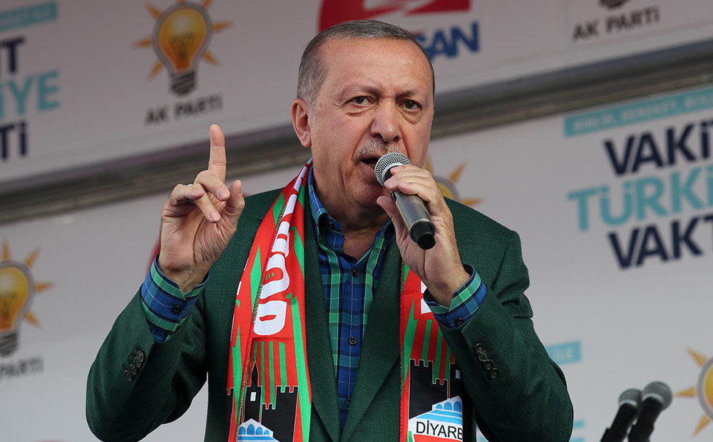 Erdoans paziņo, ka pēc vēlēšanām Turcijā varētu atcelt ārkārtas stāvokli