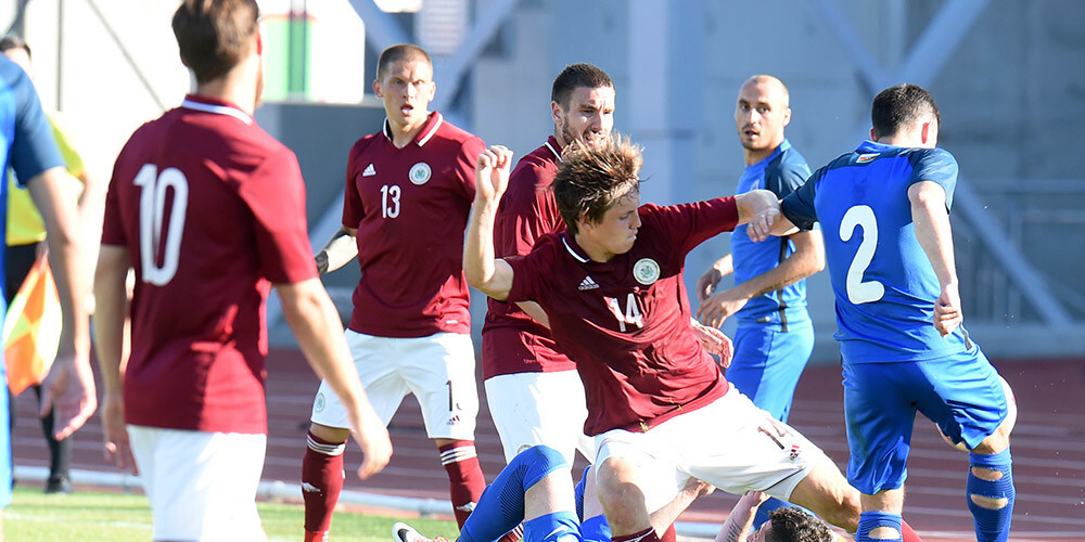 Latvijas futbola izlase spēles izskaņā gūst goda vārtus un kapitulē pret Azerbaidžānu