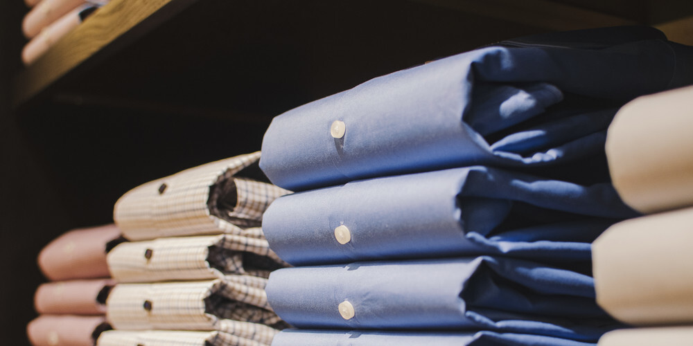 Kas jāzina par vīrieša kreklu, tā krāsu, rakstiem, valkāšanas etiķeti. Un - kādu apkaklīti izvēlēties, lai seja izskatītos slaidāka