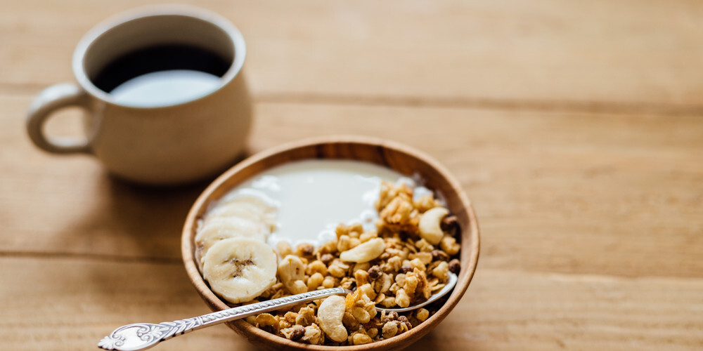Ожирение и нехватка витаминов: йогурты и овсянка наносят непоправимый вред