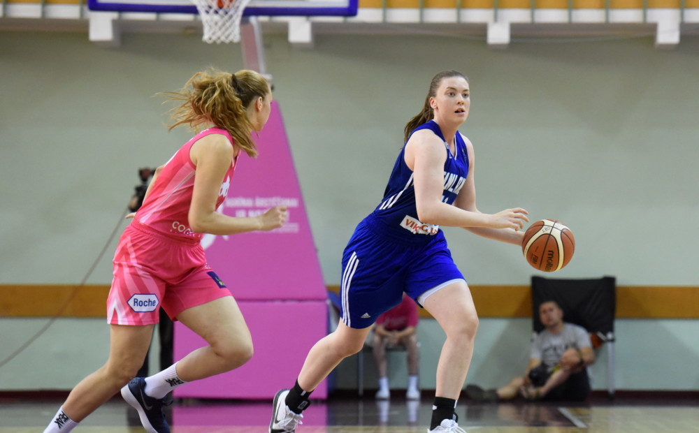 Latvijas sieviešu basketbola izlase tradicionālajā rozā lentītes spēlē sagrauj Somijas valstsvienību