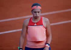 Aļonai Ostapenko šā gada "Roland Garros" beidzās krietni ātrāk nekā viņai pašai to gribētos.