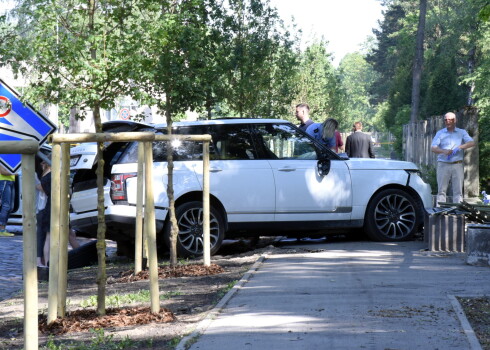 Bunkus auto īsi pēc slepkavības Aizsaules ielā.