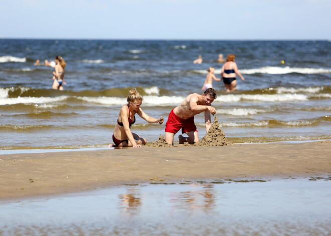 Ceturtdien Latvijā atgriezīsies karstums