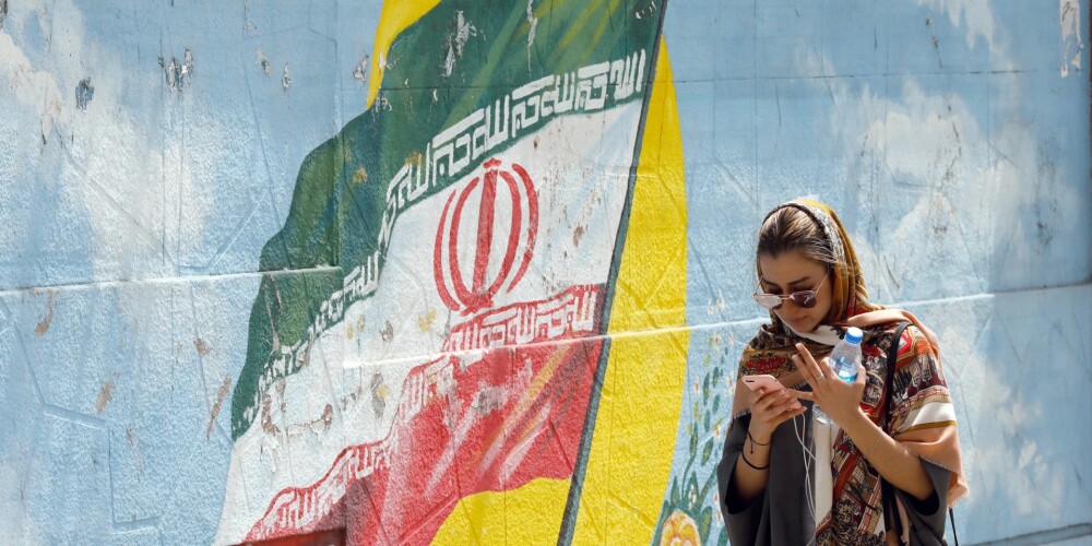 Irānā noteikti strikti ierobežojumi Pasaules kausa futbolā spēļu publiskai vērošanai televīzijā
