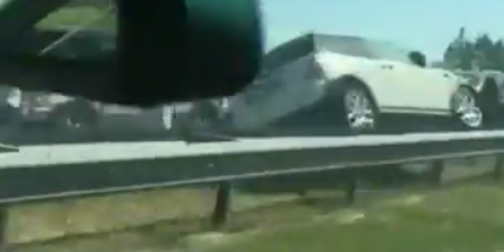 VIDEO: iespaidīgu avāriju dēļ uz Jūrmalas šosejas izveidojies sastrēgums