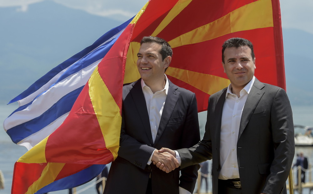 Grieķija un Maķedonija paraksta vienošanos par Maķedonijas jauno nosaukumu