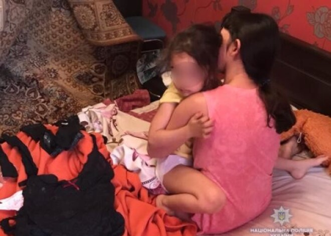 Семейная пара насиловала двухлетнюю дочь и выкладывала порноролики в интернет