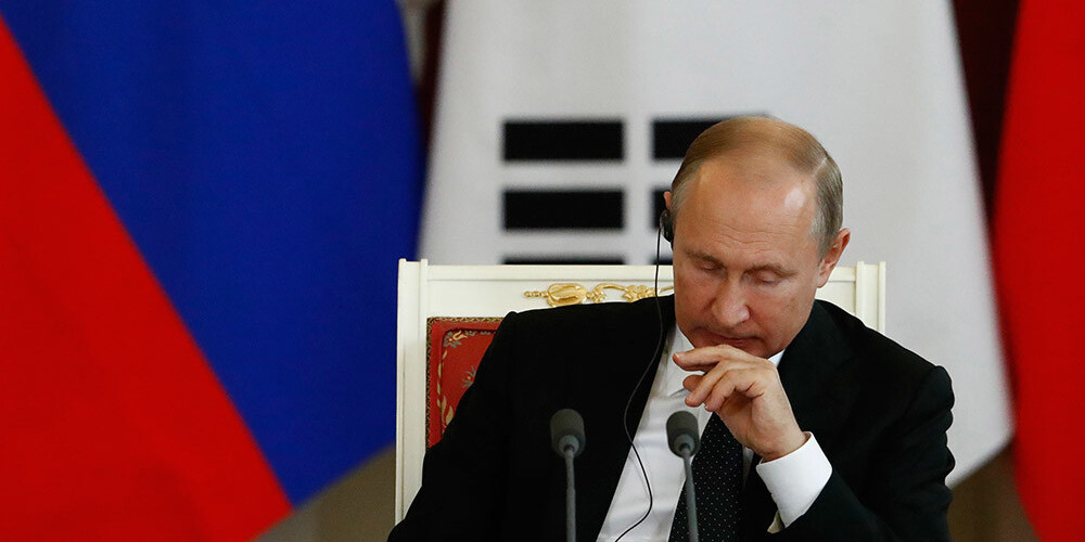 Putins uz ekonomikas samitu aicina abu Koreju līderus