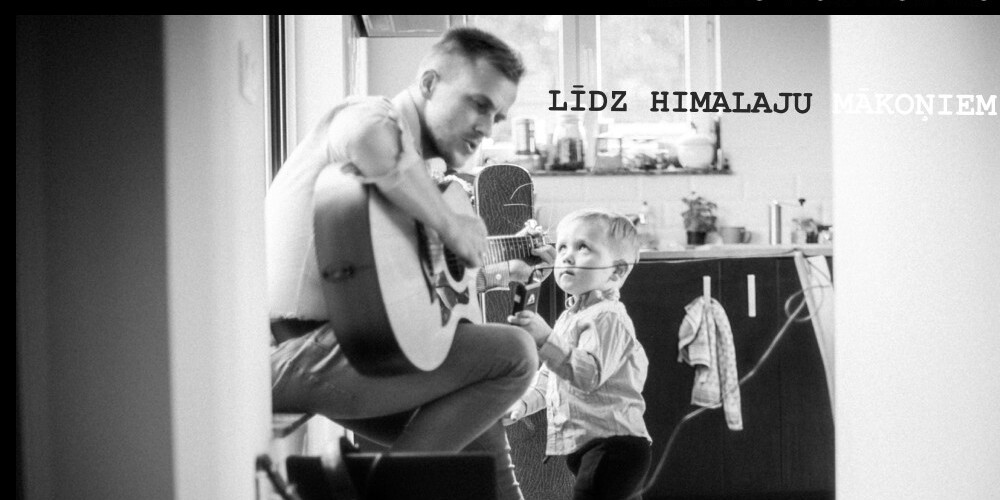 "Dēls dziesmas vidū neliedzās izteikt savas domas par manu priekšnesumu," saka Kārlis.