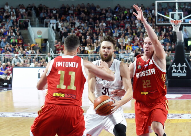 Latvijas basketbola izlases spēlētājs Žanis Peiners (nr.31, balts) pārbaudes spēlē "Arēnā Rīga", kurā tiekas Latvijas un Krievijas valstsvienības, gatavojoties 2019.gada Pasaules kausa kvalifikācijas spēlēm.