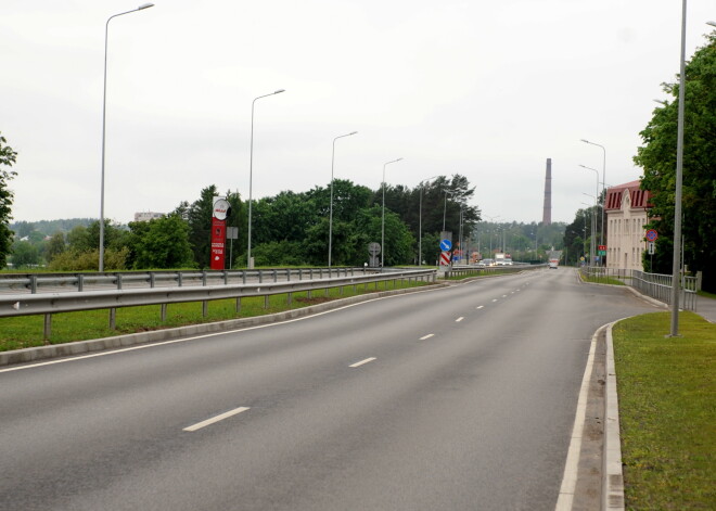 Bez otra vecāka atļaujas no Latvijas mēģinājusi izceļot nepilngadīga meitene