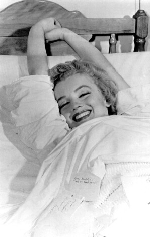 Vairāk par visu Merilinai patika nesteidzīgi svētdienu rīti, kad viņa no rītiem laiskojās pa gultu pat divas stundas līdz jutās pa īstam atmodusies.