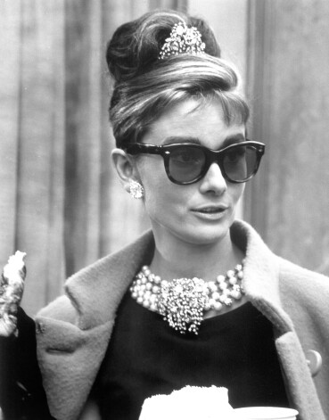 Odrija Hepberna filmā "Breakfast at Tiffany's" (1961)