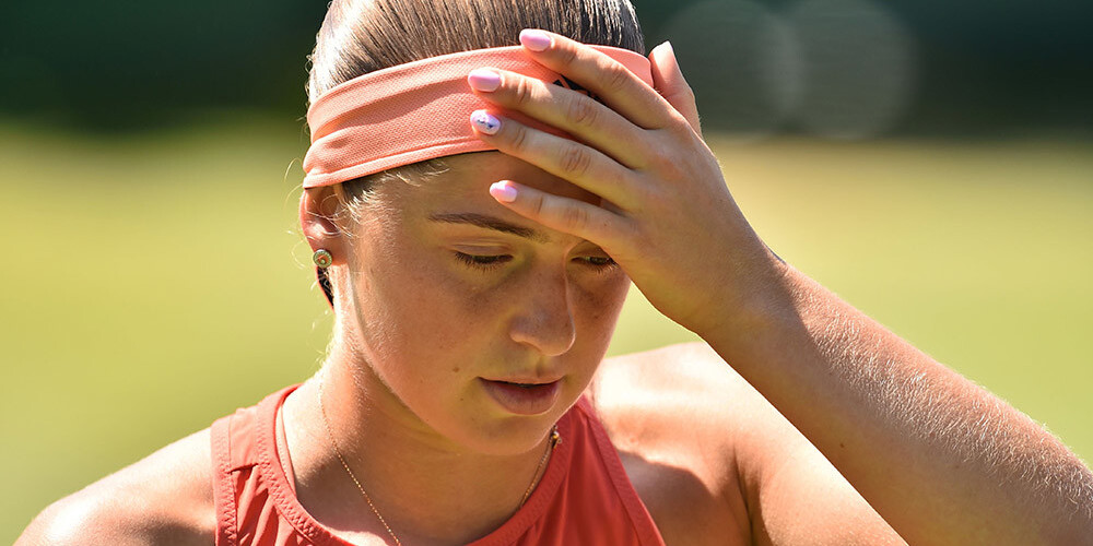 Ostapenko zaudē Radvaņskai un apstājas Īstbornas WTA turnīra ceturtdaļfinālā