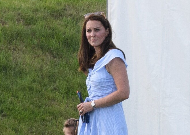 Latvijā par nepilniem 30 eiro joprojām var nopirkt kleitu kā hercogienei Ketrīnai