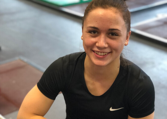 Latvijas labākajai svarcēlājai Kohai nozagtas zelta rotaslietas