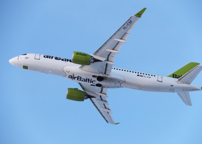 CAA izmeklēs, kā "airBaltic" Parīzes reisa laikā varēja pieļaut tik nopietnu drošības pārkāpumu