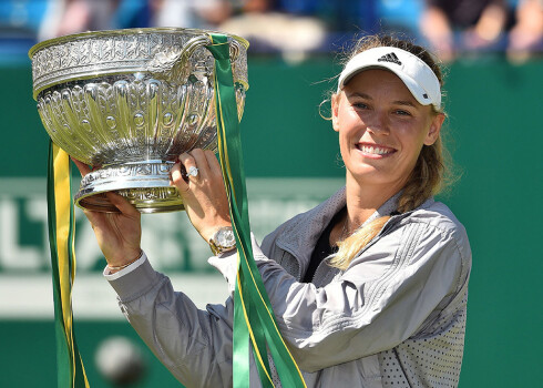 Vozņacki triumfē Īstbornas WTA "Premier" sērijas turnīrā