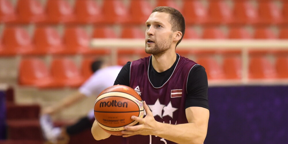 Latvijas basketbola izlase pārliecinoši uzvar Ukrainu