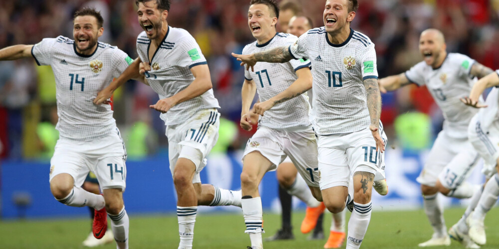 Krievi "pendelēs" sensacionāli uzvar Spānijas futbolistus