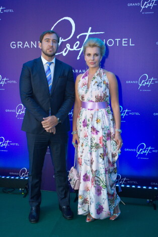 Vēl šogad maijā Rūdolfs un Agnese kopā apmeklēja viesnīcas "Grand Poet Hotel" atklāšanas ballīti un nekas neliecināja, ka abu attiecībās būtu krīze.