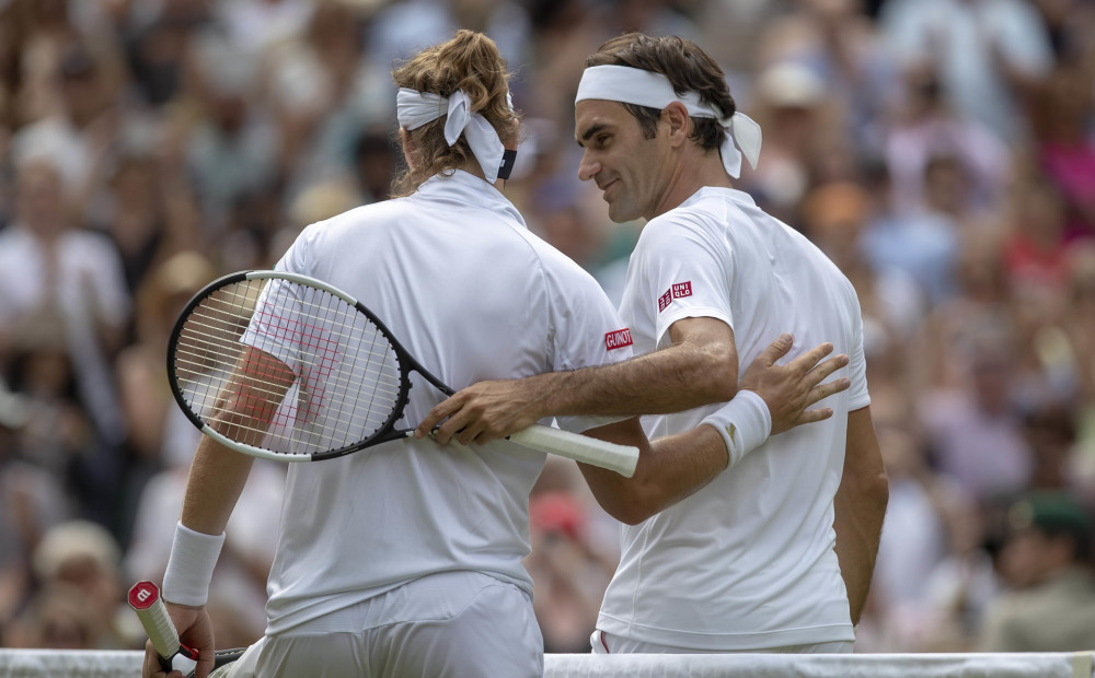 Federers iekļūst Vimbldonas turnīra trešajā kārtā; Vozņackai - zaudējums