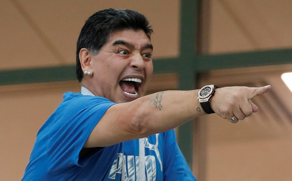 FIFA nosoda Maradonas neglaimojošos izteikumus tiesnesim