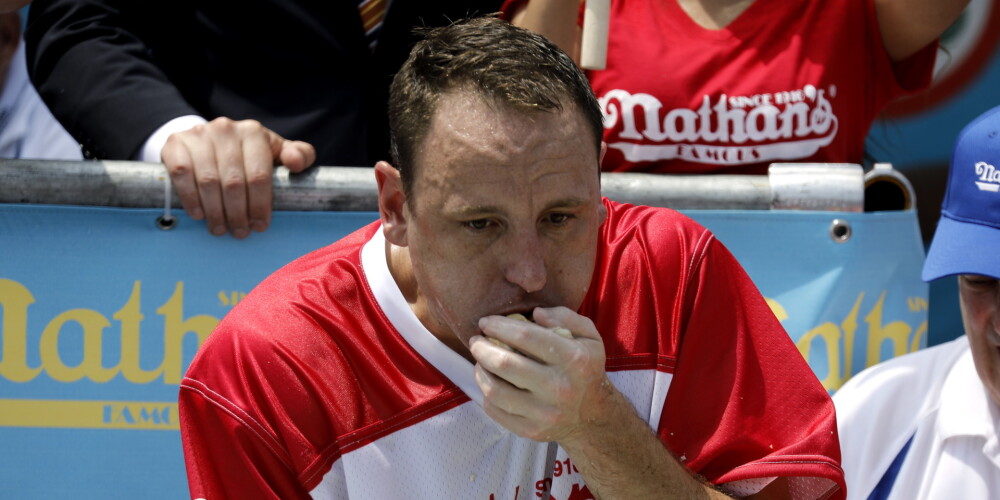 Джоуи Честнат по прозвищу Челюсти побеждает в этих соревнованиях 11-й раз 