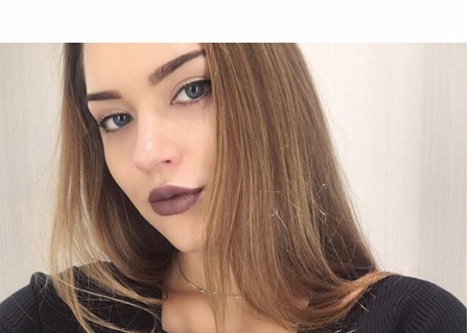 Внучка Владимира Высоцкого просит подписчиков "скинуться" ей на сумку и машину