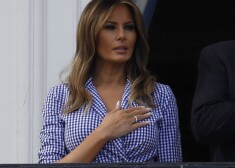 epa06864706 US President Donald J. Trump (R) and First Lady Melania Trump (L) hold a picnic for military families at the White House, in Washington, DC, USA, on 04 July 2018. The Fourth of July is the annual US celebration of the adoption of the Declaration of Independence from Britain.  EPA/Yuri Gripas / POOL